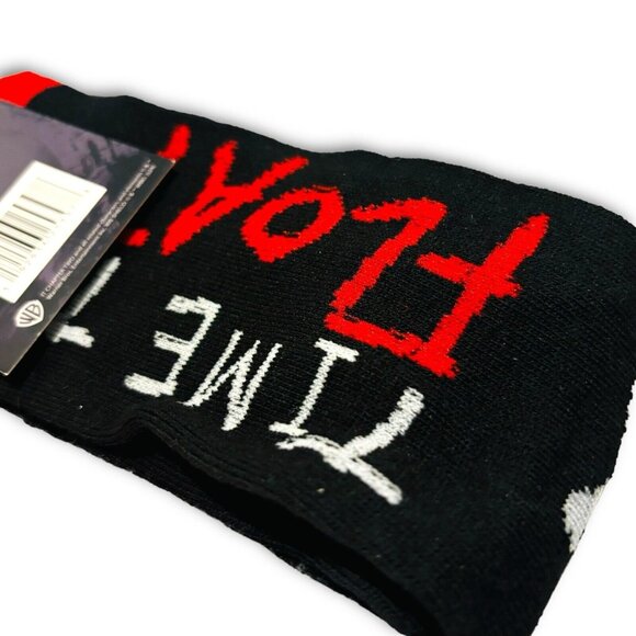 SOCKS! - Picture 7 of 8